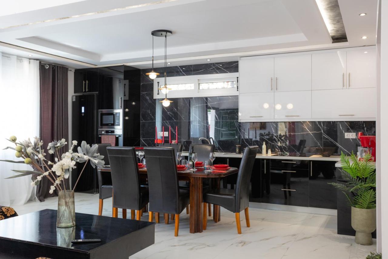 Nina'S Luxury Apartments Virós Eksteriør bilde
